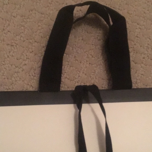 🔥AUTHENTIC🔥 GUCCI Gift Paper Bag 9” x 15-1/2” x 5-1/2” - Picture 4 of 4